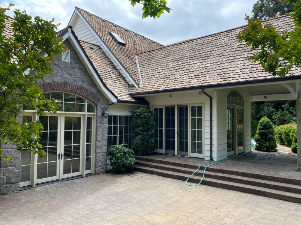 Cedar Shake Roof Cleaning on the Oswego Lake Country Club